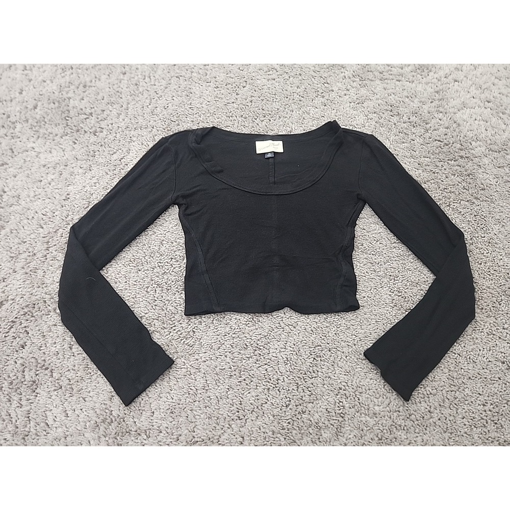 Universal Thread Crop Top Womens XS Black Long Sleeve Scoop Neck Ribbed Knit